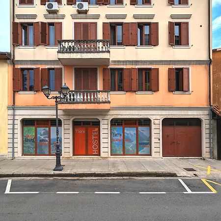 Tias Hostel Shkoder Exterior photo
