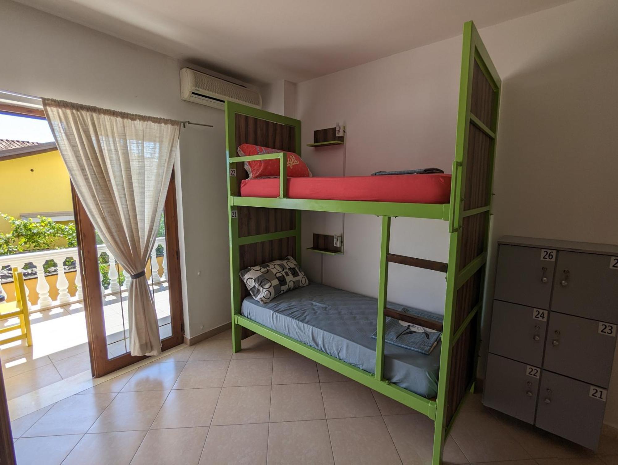 Tias Hostel Shkoder Exterior photo