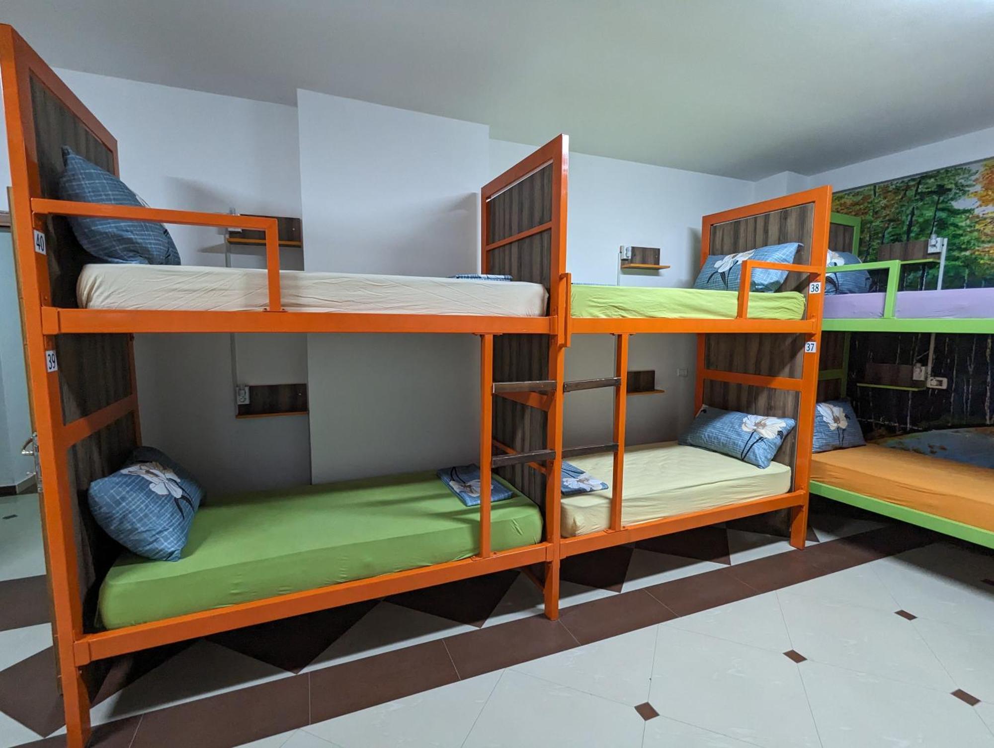 Tias Hostel Shkoder Exterior photo