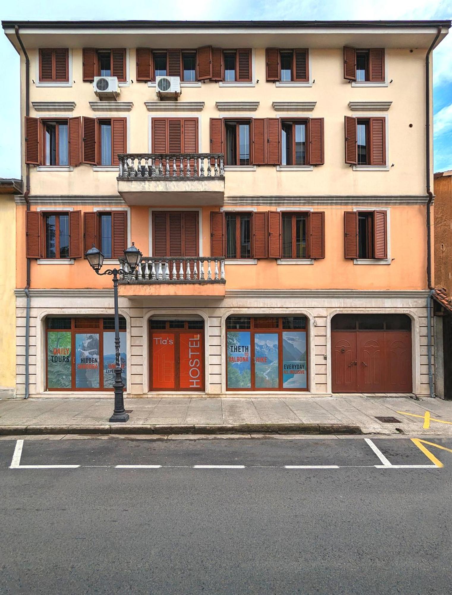 Tias Hostel Shkoder Exterior photo