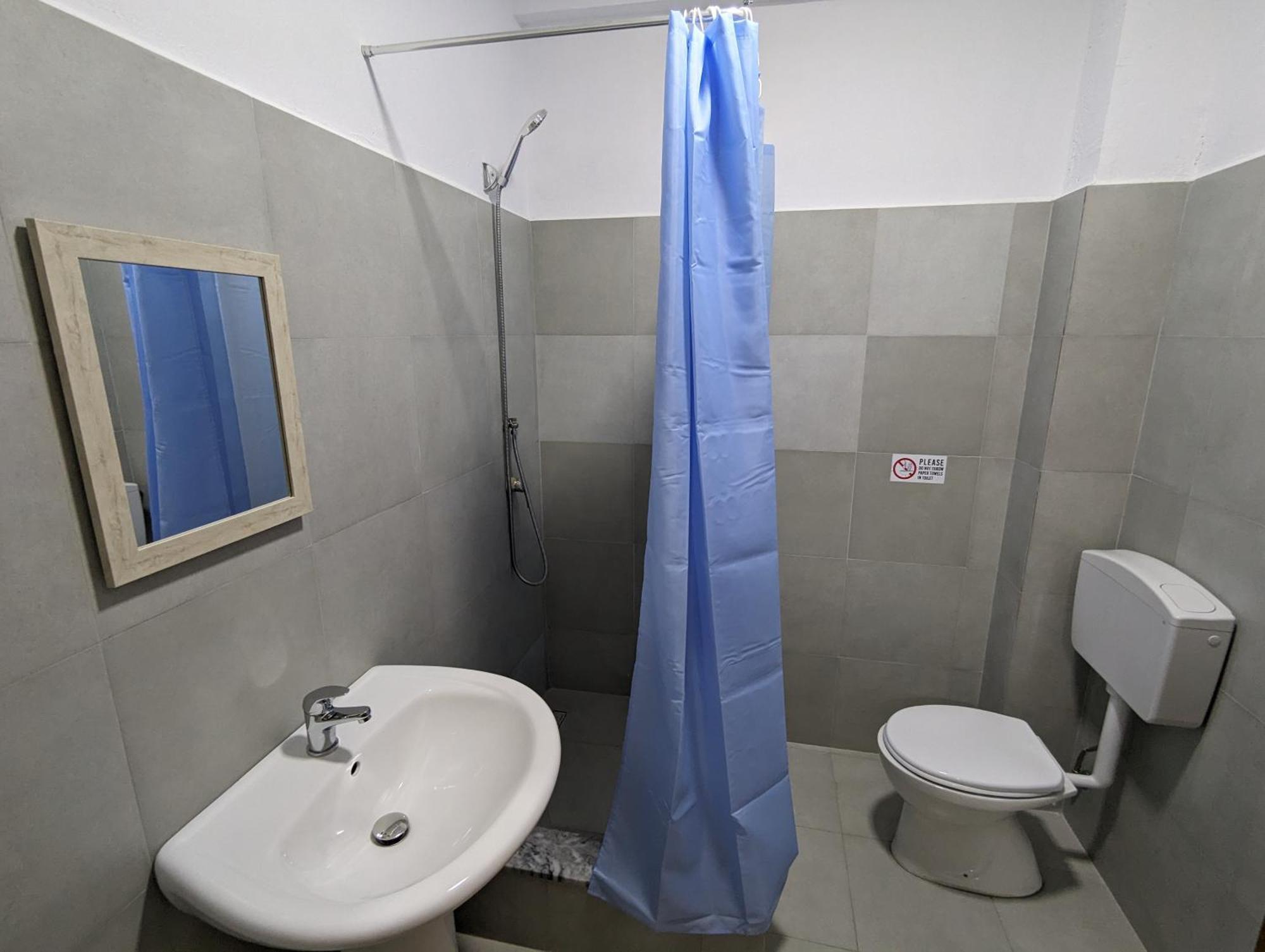 Tias Hostel Shkoder Exterior photo