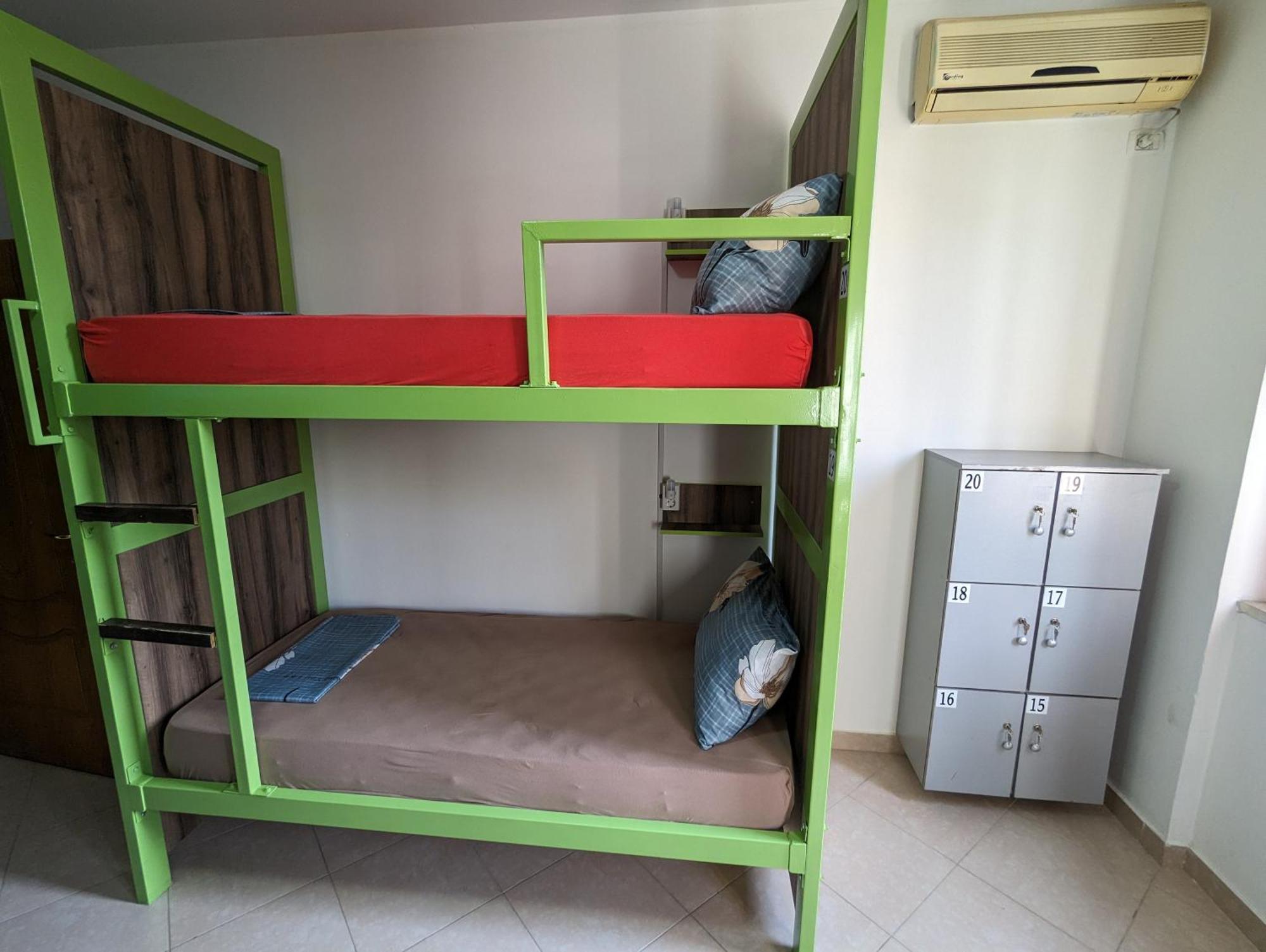 Tias Hostel Shkoder Exterior photo