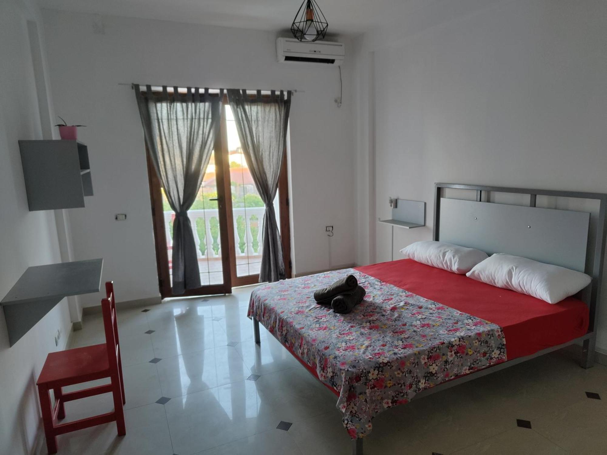 Tias Hostel Shkoder Exterior photo