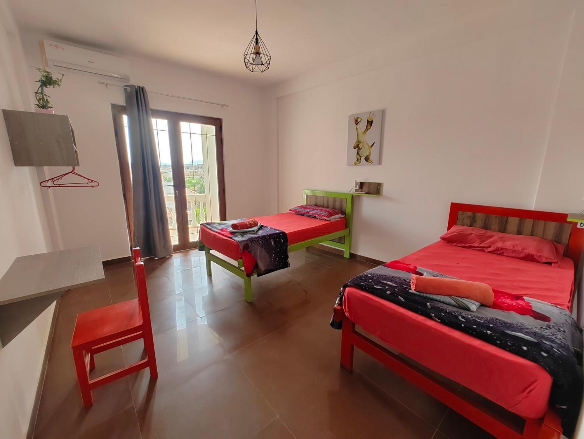 Tias Hostel Shkoder Exterior photo